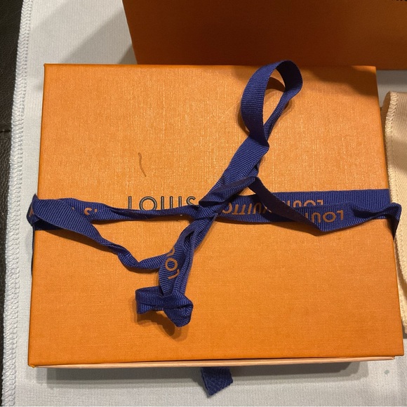 Louis Vuitton wallet packing set - Picture 3 of 3